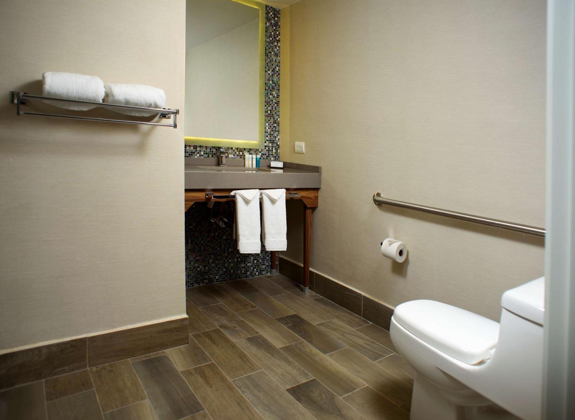 Hampton Inn Piedras Negras Extérieur photo